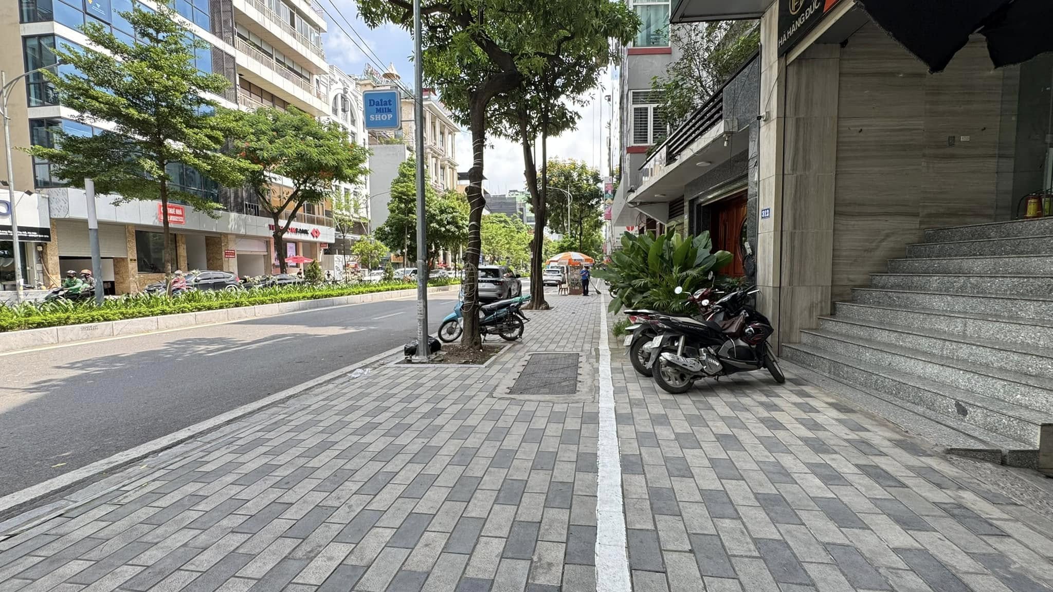 MẶT ĐƯỜNG LẠC LONG QUÂN TÂY HỒ - VỊ TRÍ ĐẮC ĐỊA KINH DOANH SẦM UẤT - 6 TẦNG - DT 139M2 GIÁ 63.9 TỶ - Ảnh 1