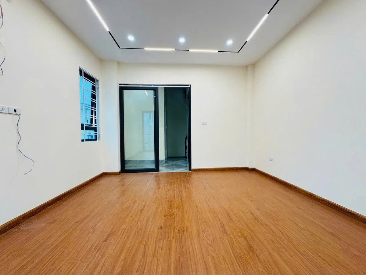 BÁN NHÀ MỚI ĐẸP KINH DOANH Ô TÔ PHỐ Bát Khối 30m2 X 6 tầng,mặt tiền 3.9m, 7.9 tỷ Long Biên. - Ảnh 3