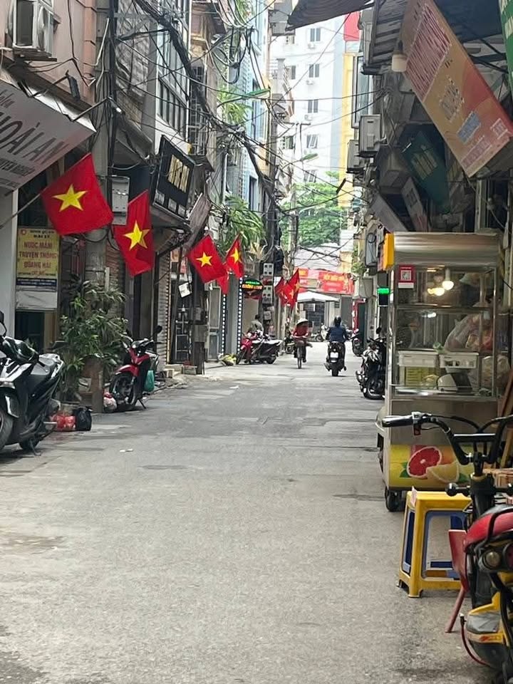 Nhà mới Xuân Đỉnh 32 mét 5 tầng ngõ thôgn sang ngoại giao đoàn 9,2 tỷ - Ảnh 2