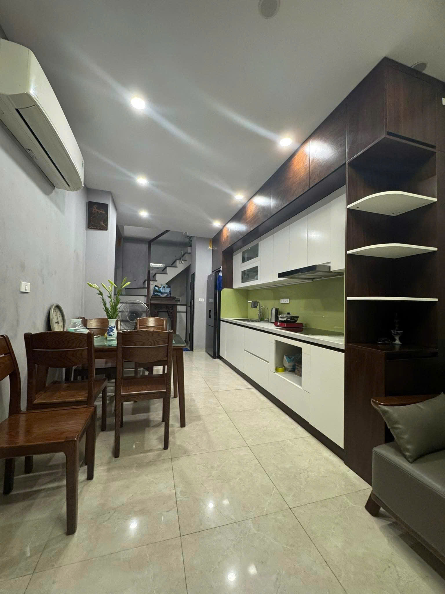 PHÙNG CHÍ KIÊN -  2 THOÁNG - TẶNG FULL NỘI THẤT Dt 30m2 5 tầng mt 3.2m Giá 8.5 tỷ - Ảnh 2