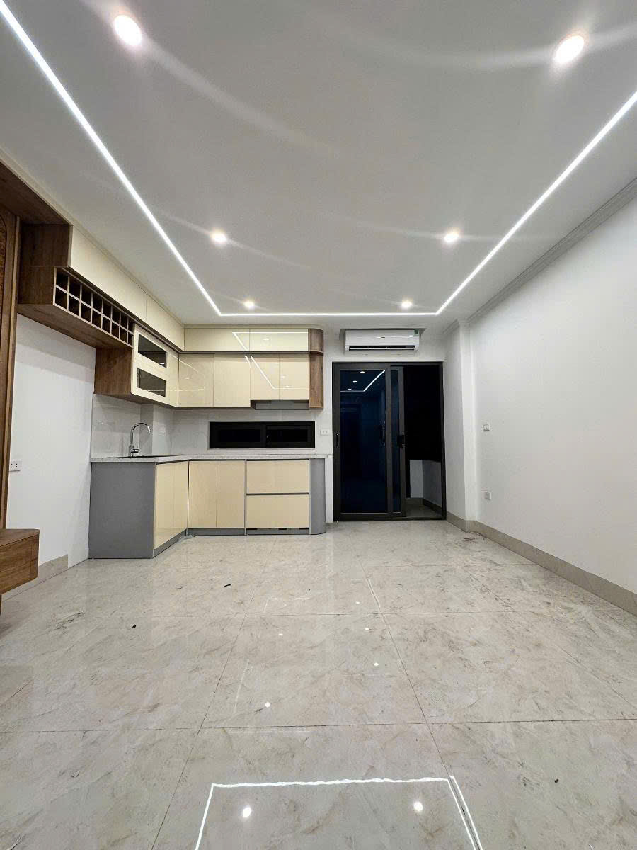 NGÕ 72 NGUYỄN TRÃI OTO VÀO NHÀ - THANG MÁY Dt 37m2 8 tầng mt 4.3m Giá 14.35 tỷ - Ảnh 2