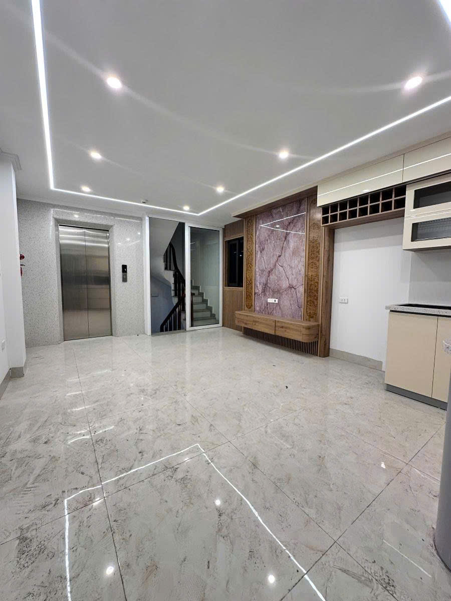 NGÕ 72 NGUYỄN TRÃI OTO VÀO NHÀ - THANG MÁY Dt 37m2 8 tầng mt 4.3m Giá 14.35 tỷ - Ảnh 3