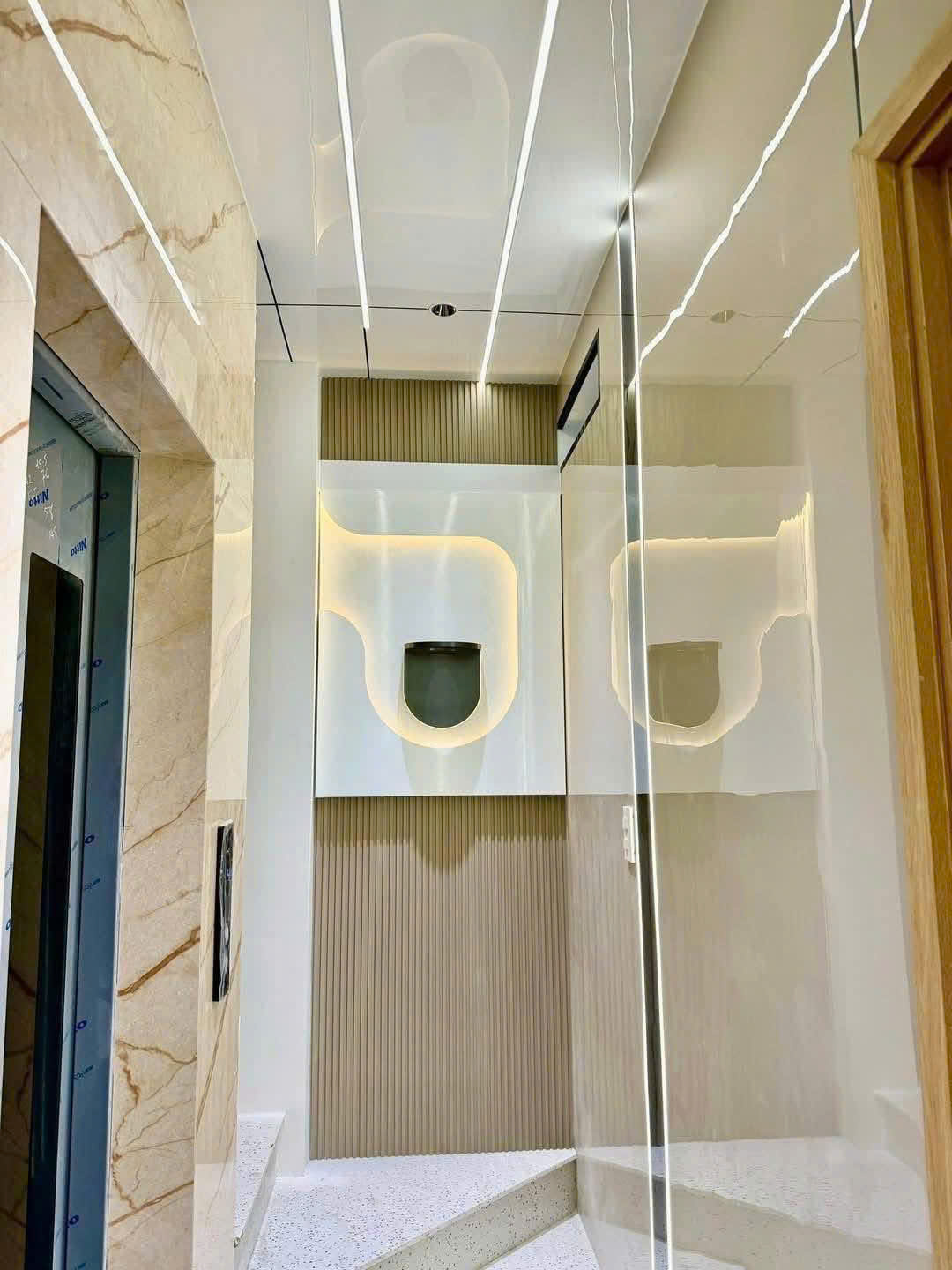 ĐẸP KHÔNG TỲ VẾT – NHÀ NGUYỄN SƠN - 60M2 – 6 TẦNG THANG MÁY - LÔ GÓC - HƠN 10 TỶ - Ảnh 2