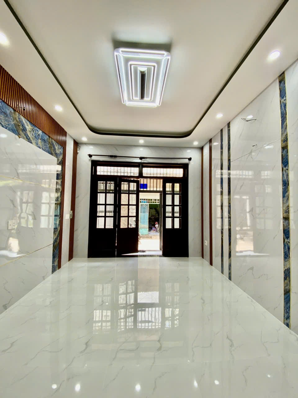 Bán nhà Đ số 12 BHH gần Aeon Tân Phú  hẻm xe hơi 48m2,2 Tầng Nhỉnh 4 tỷ - Ảnh 1