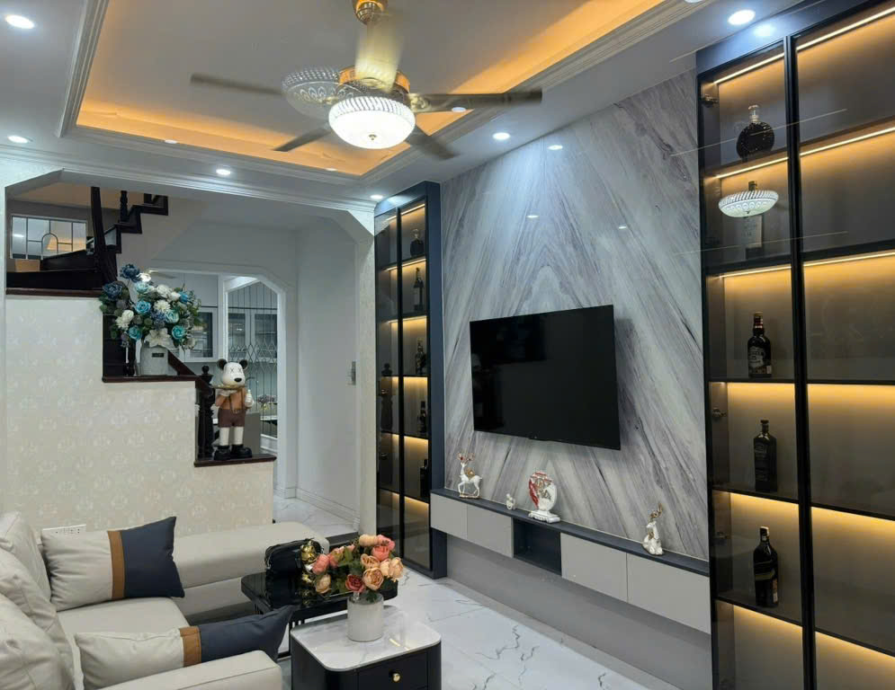 Cực hiếm! Nhà đẹp Mỹ Đình 42m2- 5T, Nội thất sang, ô tô gần phố, Giá 8.15 tỷ - Ảnh 2