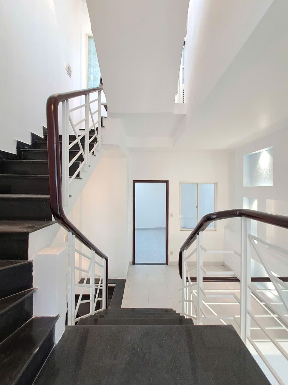 Bán nhà đẹp  1/ hẻm 6M Gò Dầu quận Tân Phú 4 x 13- 3 tầng chỉ 5.6 tỷ tl - Ảnh 3