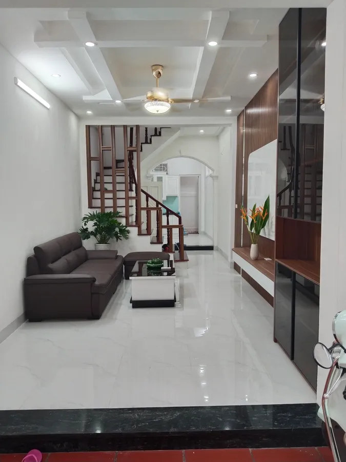 SIÊU PHẨM TRUNG TÂM QUẬN CẦU GIẤY - NGÕ THÔNG OTO LÔ GÓC 3 THOÁNG - VỊ TRÍ TIẾP GIÁP BA ĐÌNH - KINH - Ảnh chính