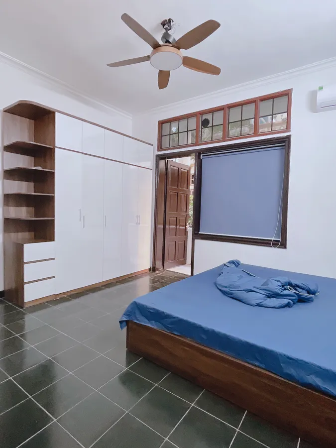 Bán nhà phố Hào Nam, Đống Đa 70m2 mặt tiền 5.3m xây 4 tầng 2 thoáng giá 12 tỷ - Ảnh 2