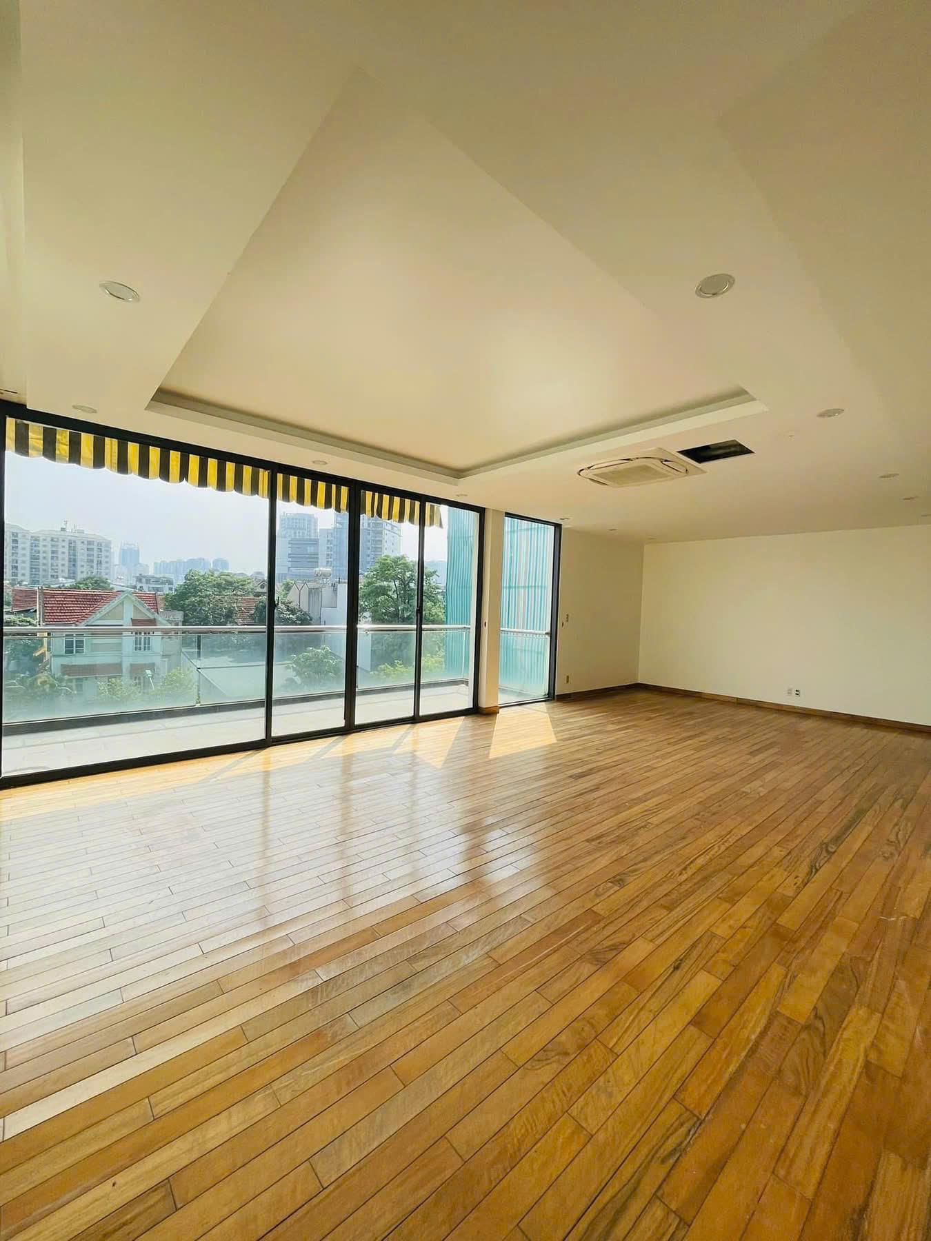BÁN MẶT PHỐ LẠC LONG QUÂN, KINH DOANH, MT RỘNG 8M, VỈA HÈ ĐÁ BÓNG 143M CHỈ 63 TỶ - Ảnh 1