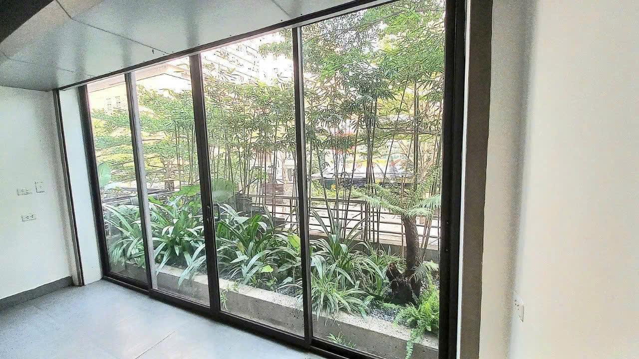 BÁN MẶT PHỐ LẠC LONG QUÂN, KINH DOANH, MT RỘNG 8M, VỈA HÈ ĐÁ BÓNG 143M CHỈ 63 TỶ - Ảnh 2