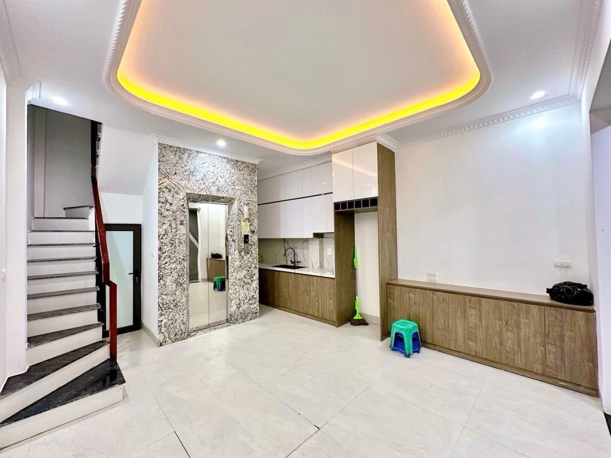 MUA ĐI - NHÀ THANG MÁY THANH XUÂN 7 TẦNG 31m2 CHƯA ĐẾN 10 TỶ TRUNG TÂM QUẬN - SÁT MẶT ĐƯỜNG LỚN - Ảnh 2