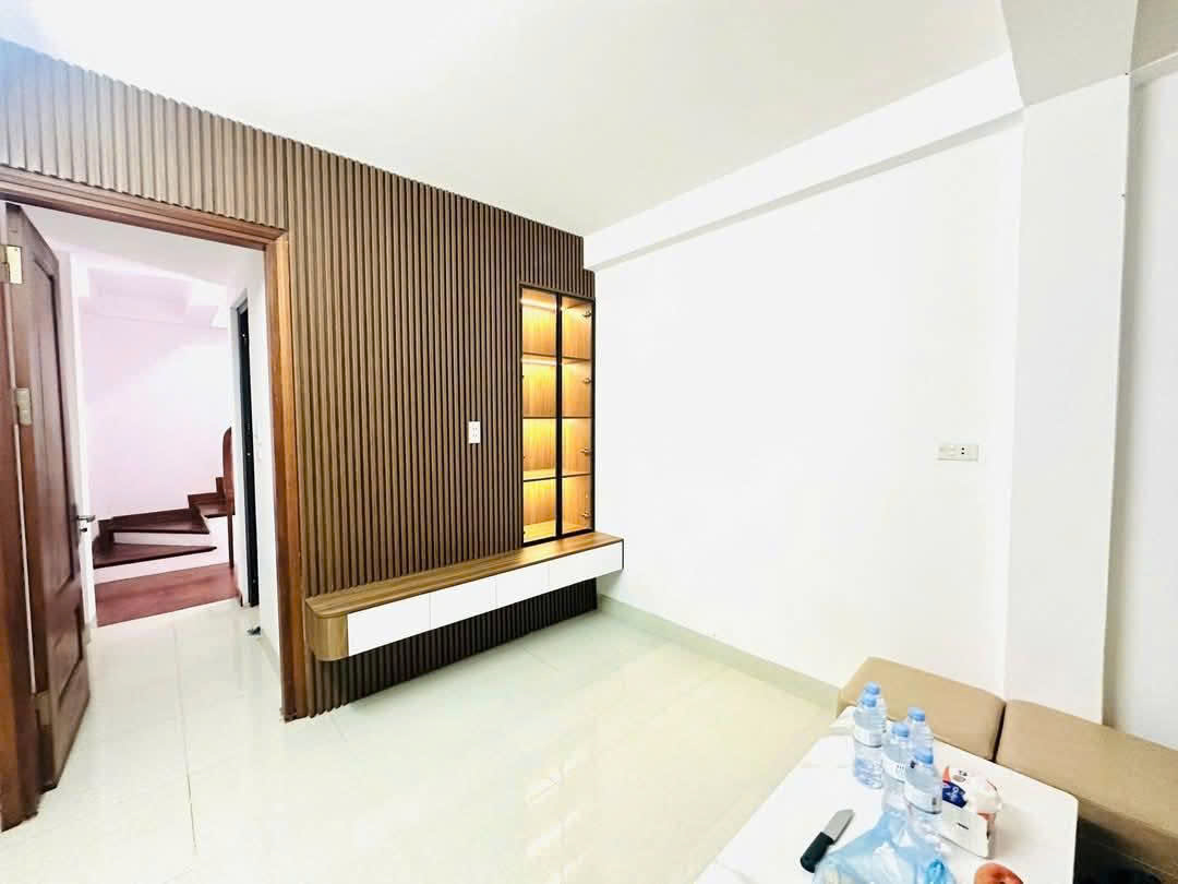 Bán nhà Đường Láng, Đống Đa 24m2 xây 5 tầng 3 ngủ ô tô đỗ cổng giá chỉ 5.7 tỷ - Ảnh 3