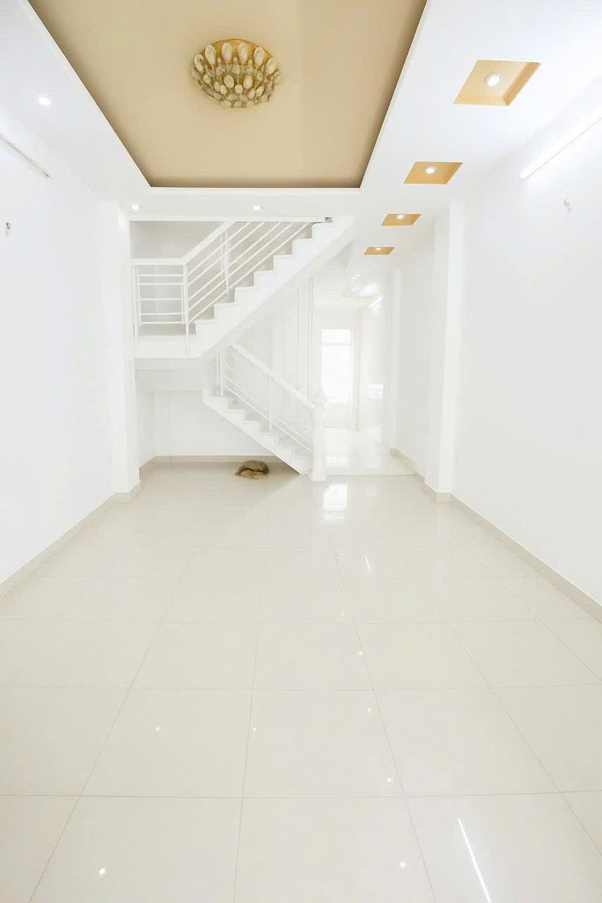 Bán nhà 2 mặt hẻm, gần Emart Phan Huy Ích, 3 phòng ngủ, sổ riêng, chỉ hơn 4 tỷ thương lượng - Ảnh chính
