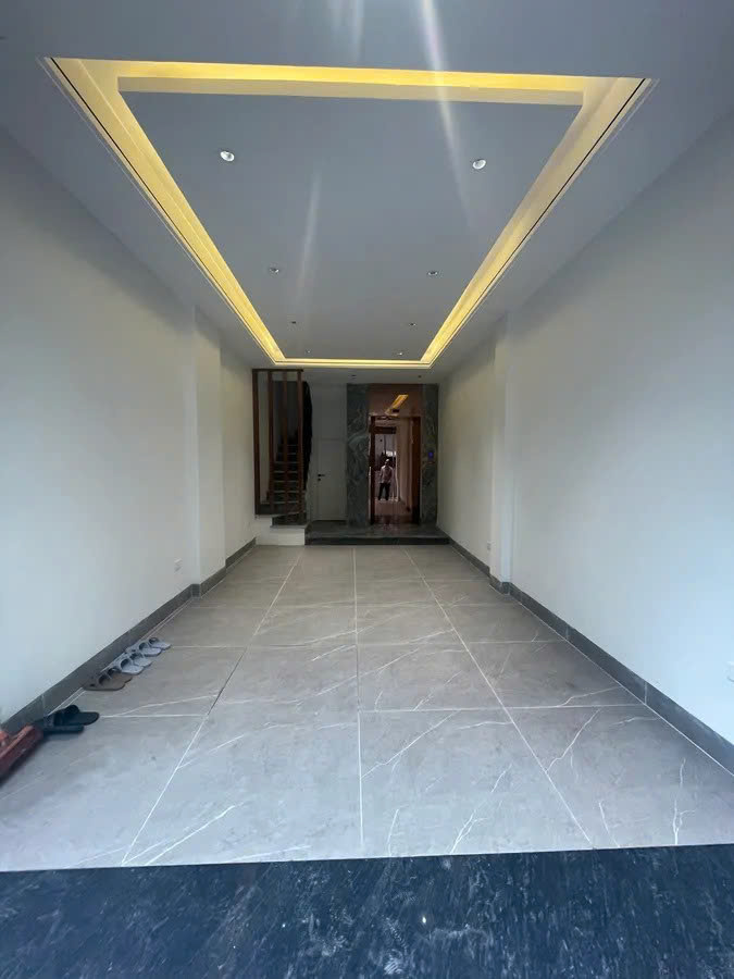 HOA HẬU 7 TẦNG MẶT NGÕ THÔNG Ô TÔ TRONG NHÀ  Phố Ngọc Thụy 35M2, mặt tiền 3.5m X 11.5 tỷ Long Biên. - Ảnh 4