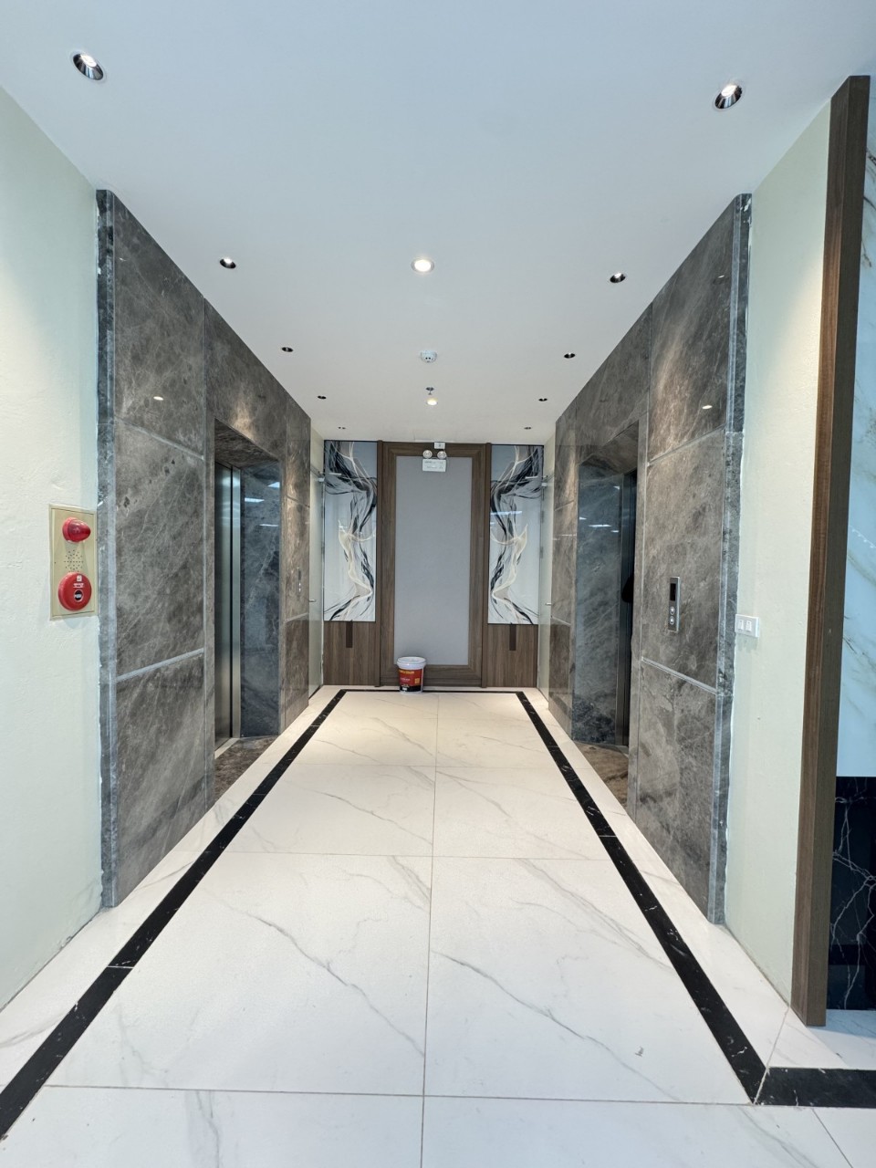 🏢 BÁN TÒA NHÀ VĂN PHÒNG MẶT PHỐ HỒNG TIẾN – VỊ TRÍ VÀNG KINH DOANH – HÀNG SIÊU HIẾM<br><br>📌 Vị trí: - Ảnh 1