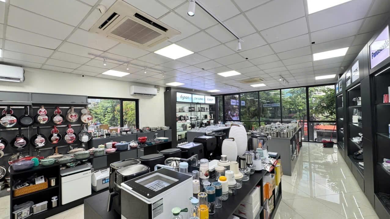 Bán nhà  mặt phố Lạc Long Quân – vỉa hè đá bóng kinh doanh- thang máy hiện đại 150m 7tầng 62.5 tỷ - Ảnh 2