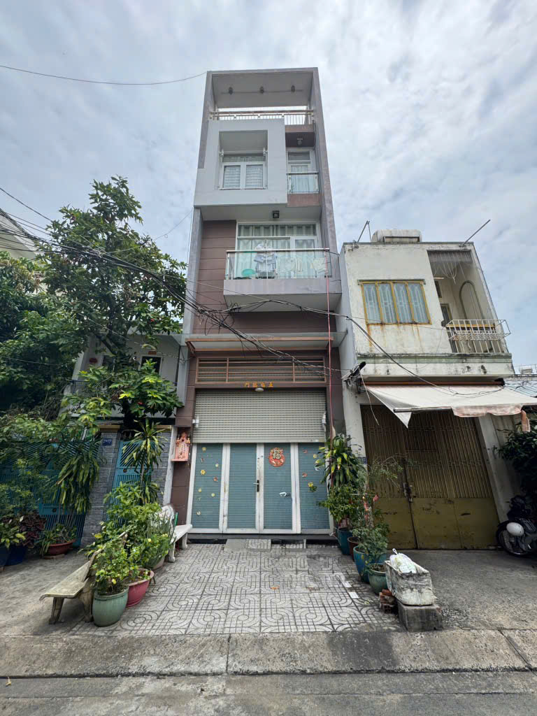 Nhà phố 90m2 - Giá 13.5 - 5PN - 4 tầng - Đường D1 - Quận 7 - Ảnh chính