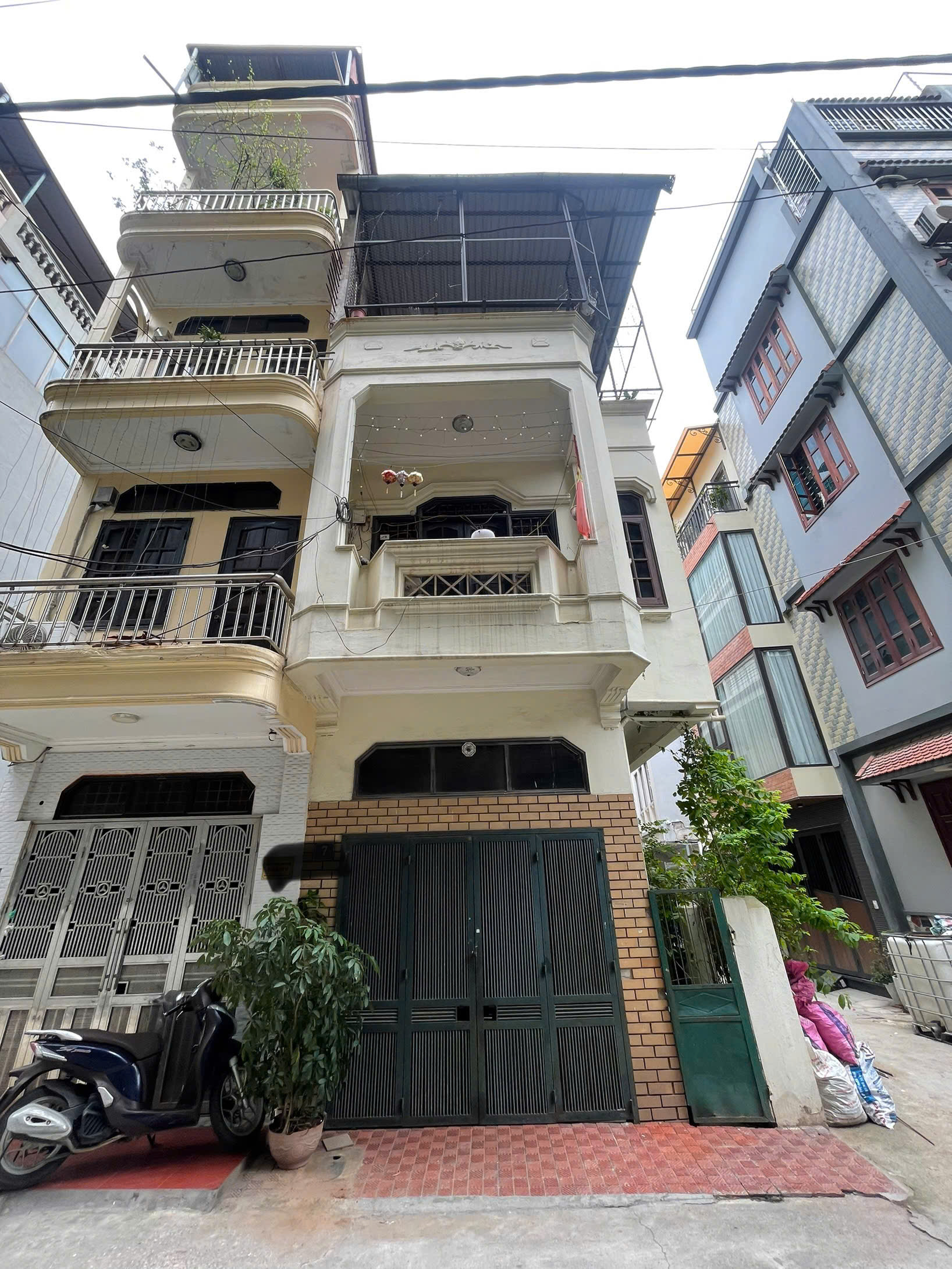 NHỈNH 10 TỶ- nhà Phân Lô MINH KHAI, Hai Bà Trưng, lô góc, Ô tô vào nhà. - Ảnh chính