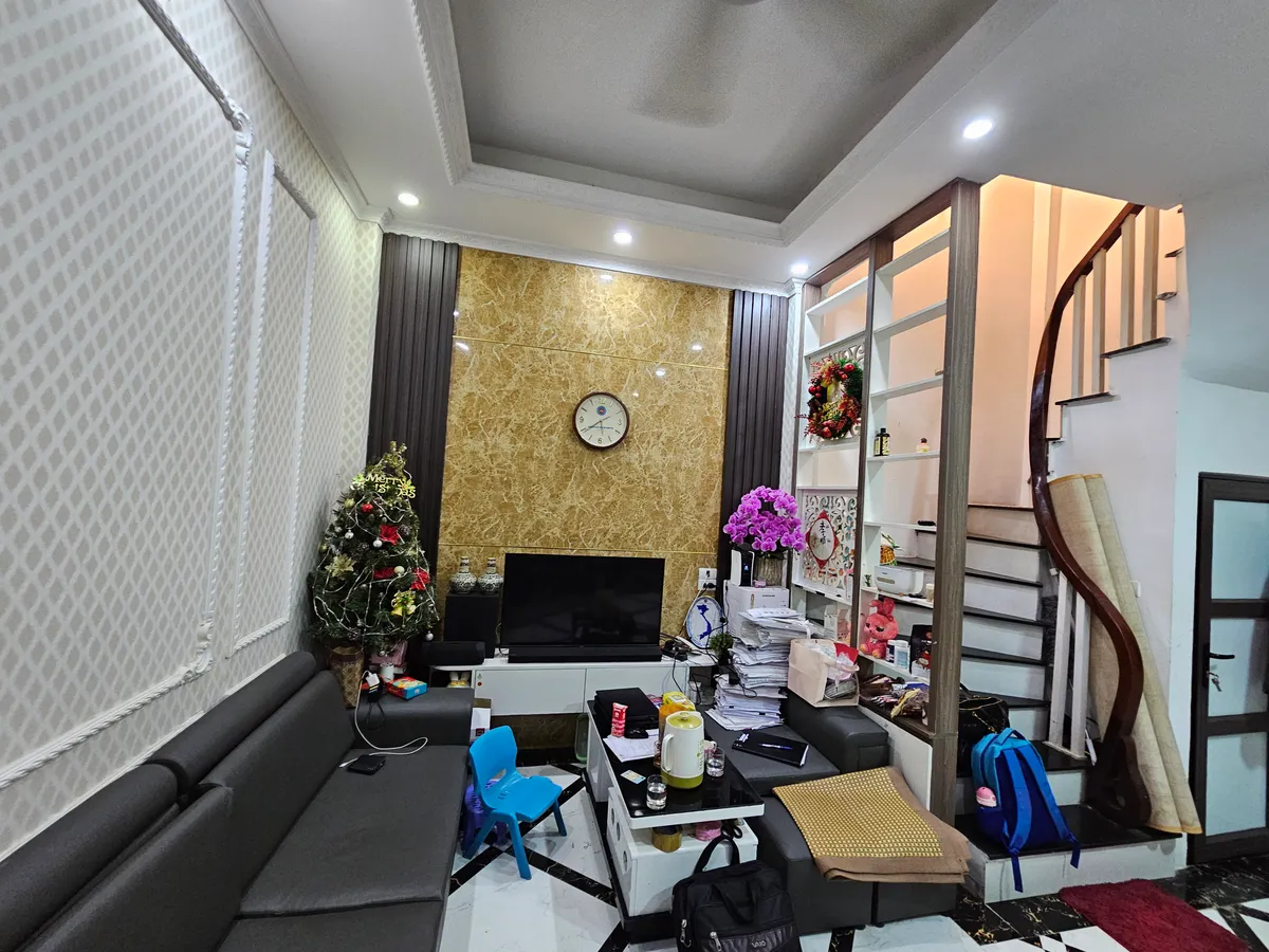 🏡 TRẦN PHÚ – NHÀ ĐẸP 5 TẦNG – MẶT TIỀN KHỦNG 7.6M – 6.9 TỶ ✨ VỊ TRÍ TRUNG TÂM – HAI THOÁNG – MỖI TẦ - Ảnh 2