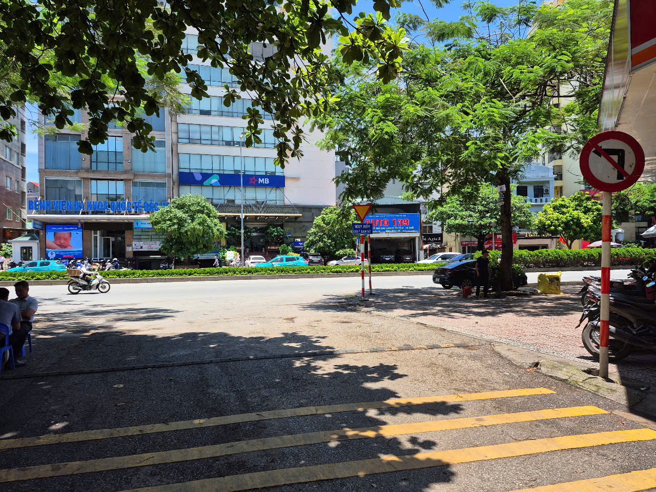 BÁN NHÀ PHỐ NGUYỄN VĂN CỪ – VỊ TRÍ KIM CƯƠNG, GẦN BỆNH VIỆN BẮC HÀ - Ảnh 2