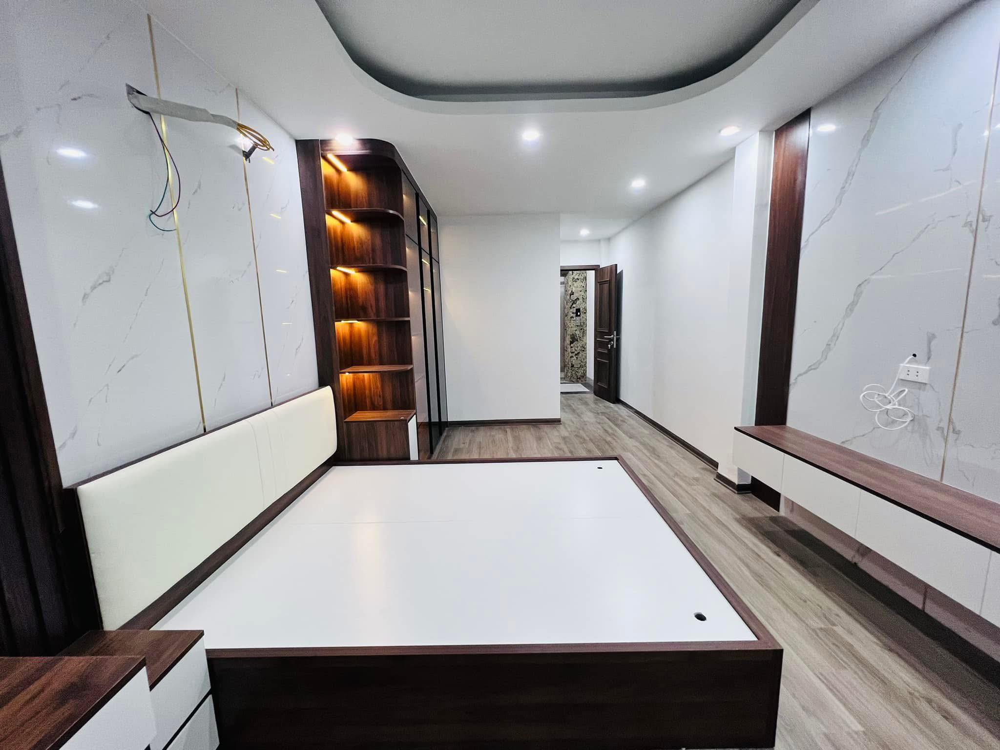 NHÀ SIÊU ĐẸP NGUYỄN KHÁNH TOÀN  - 6 TẦNG THANG MÁY - 5M RA Ô TÔ TRÁNH ĐỖ ĐẬU NGÀY ĐÊM - 15M RA MẶT - Ảnh 2