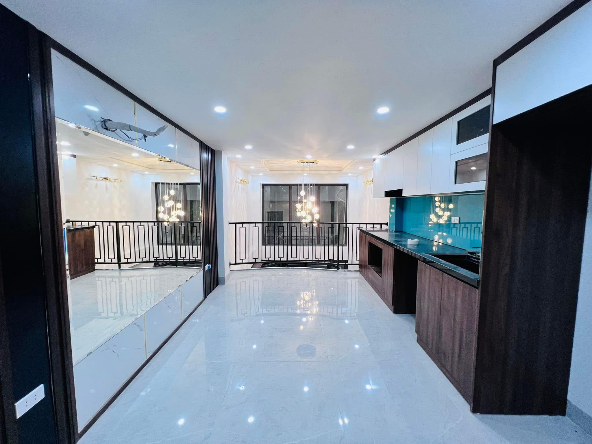 NHÀ SIÊU ĐẸP NGUYỄN KHÁNH TOÀN  - 6 TẦNG THANG MÁY - 5M RA Ô TÔ TRÁNH ĐỖ ĐẬU NGÀY ĐÊM - 15M RA MẶT - Ảnh 3