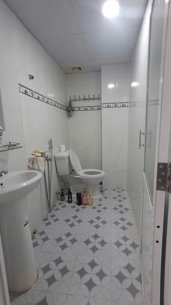CẦN BÁN KHÁCH SẠN MẶT TIỀN BẮC SƠN – 7 TẦNG, 18 PHÒNG – GẦN BIỂN NHA TRANG - Ảnh 1