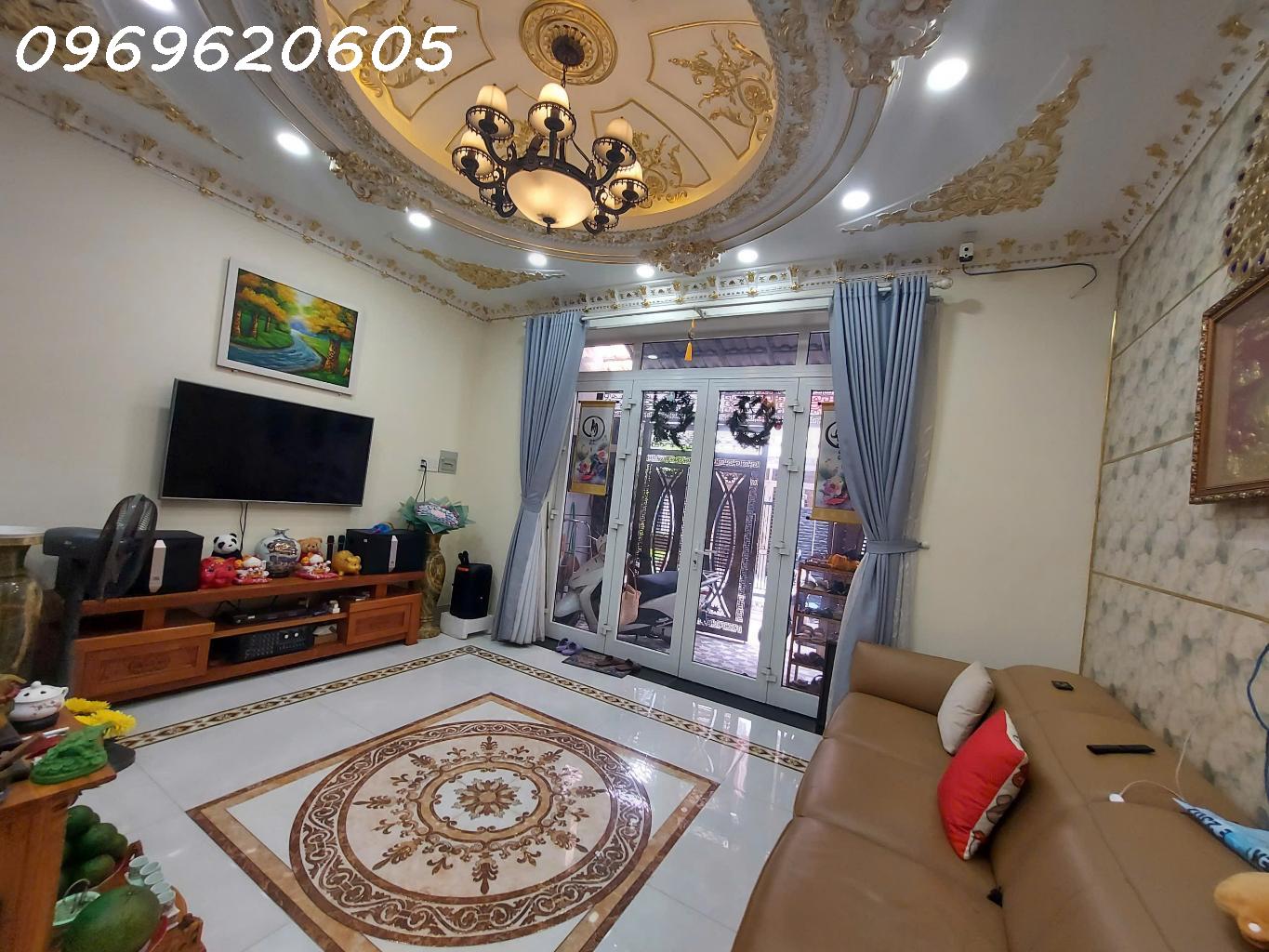 Bán Nhà Lý Phục Man Quận 7, dòng tiền lên đến 600 triệu / năm, nhỉnh 6 tỷ. Gọi ngay Vinh Nhà Phố - Ảnh 1