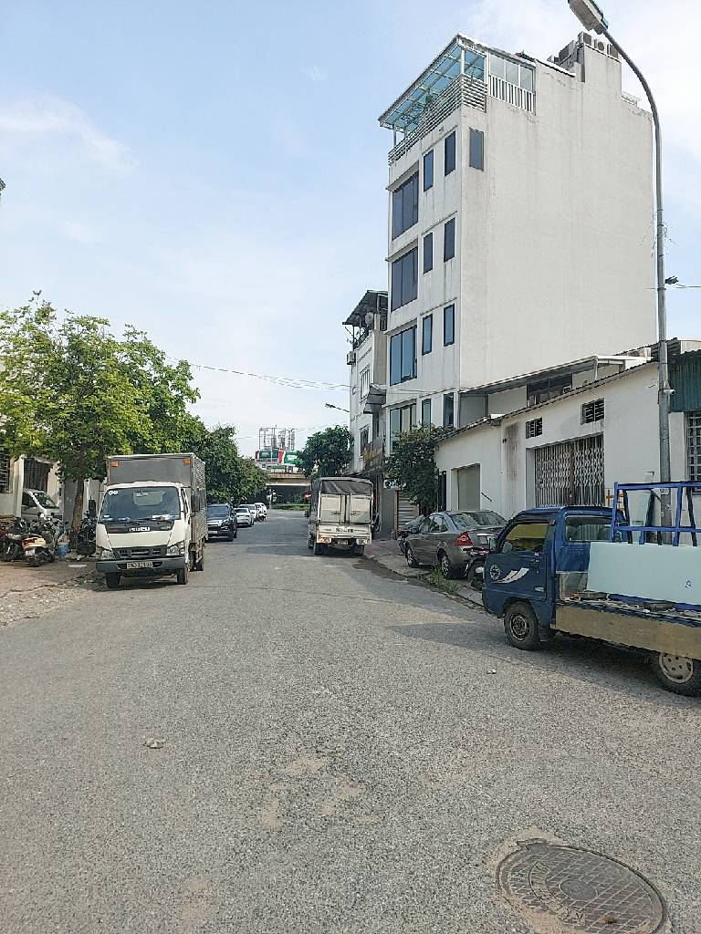 BÁN NHÀ BÁT KHỐI 10 tỷ 65m VIEW HỒ ĐIỀU HÒA, LONG BIÊN - Ảnh 1