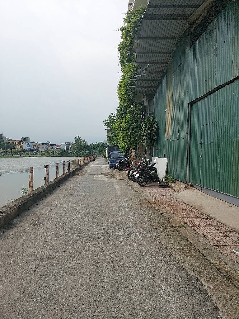 BÁN NHÀ BÁT KHỐI 10 tỷ 65m VIEW HỒ ĐIỀU HÒA, LONG BIÊN - Ảnh 2
