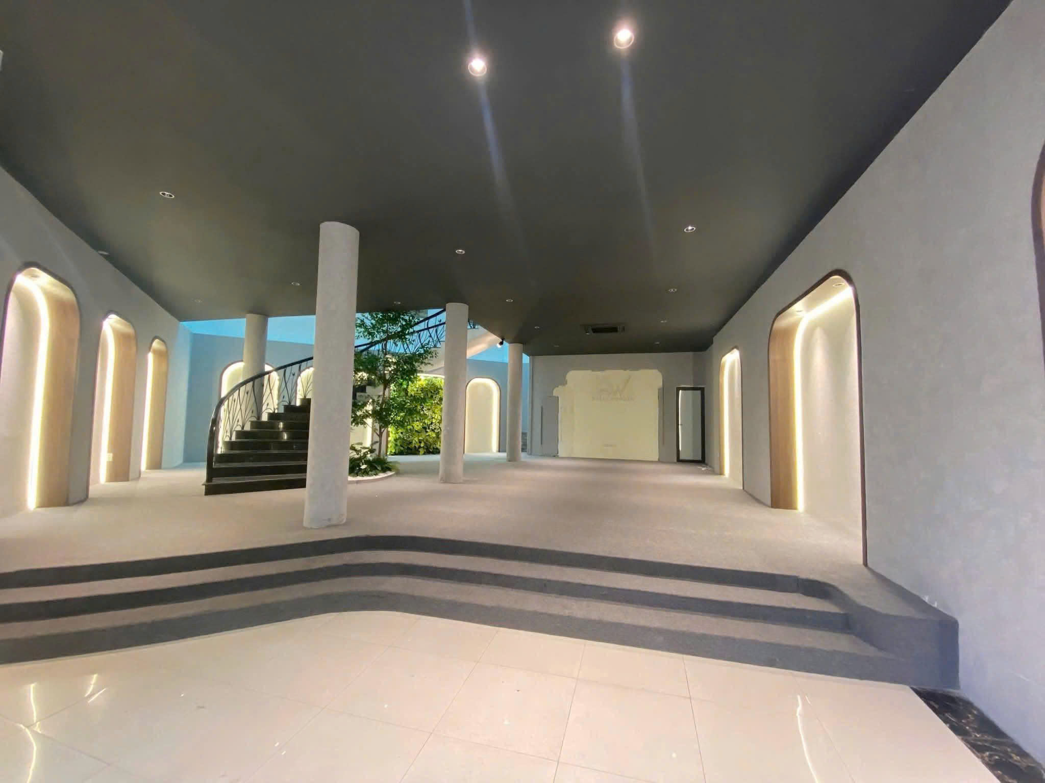 Cho thuê nhà liền kề ở Trung Hòa, Cầu Giấy 150m x 5T - 8P  giá 65 triệu, đường ô tô tránh - Ảnh 3