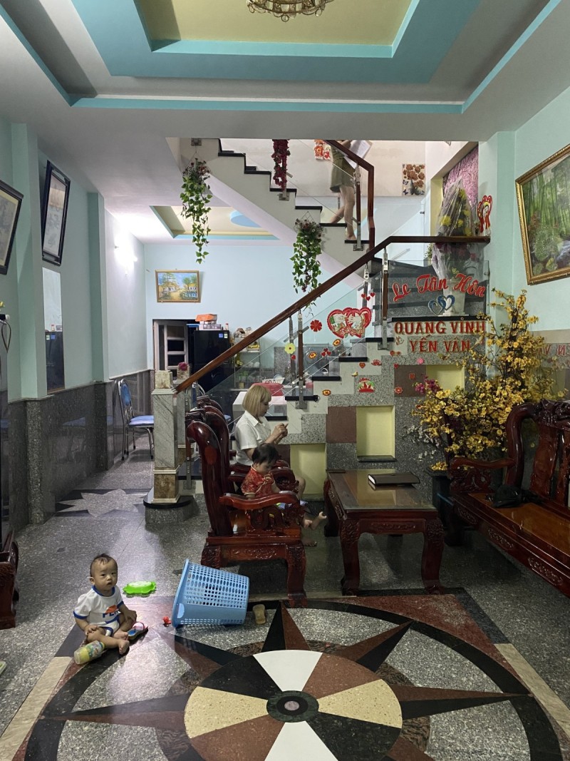 Bán nhà 1 Trệt 2 Lầu Dĩ An,đường 8m,Sổ Hồng Riêng thổ cư,giá đầu tư - Ảnh chính