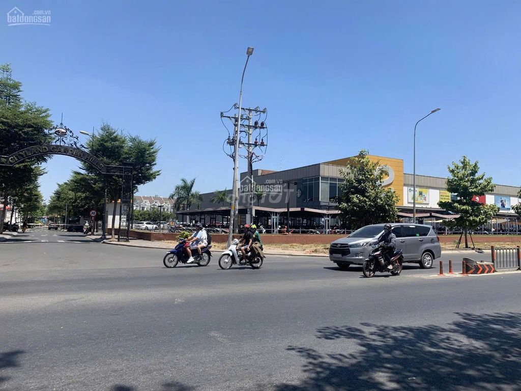 Bán mặt tiền đang kinh doanh 60x80m giá 360 tỷ Đường Dương Quảng Hàm - Ảnh 1
