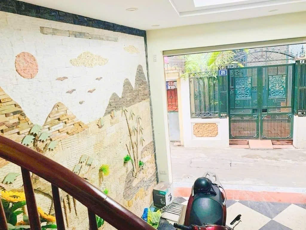 Bán nhà lô góc 2 thoáng, ngõ ba gác, cách mặt phố Hoàng Hoa Thám 70m - Ảnh 2