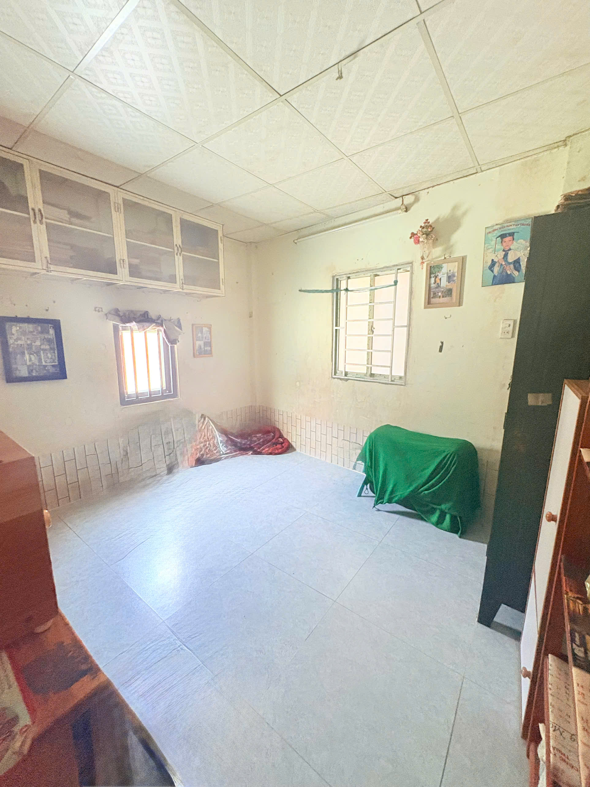 BÁN NHÀ GÁC LỬNG HẺM PHONG CHÂU - VĨNH THÁI , NHA TRANG CHỈ 2Tỷ<br>•Vị trí: đường 2 xe máy, hẻm thông - Ảnh chính