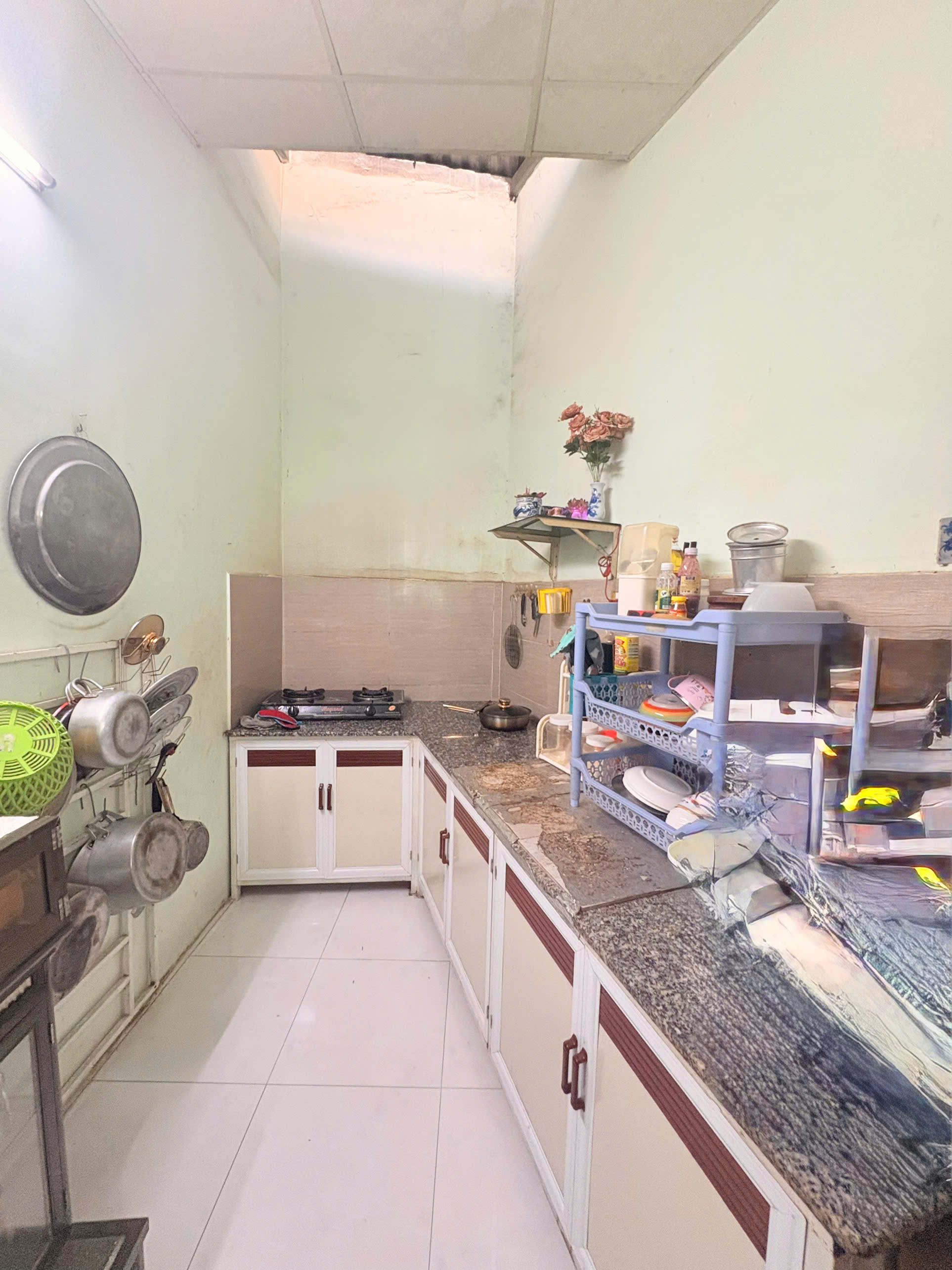BÁN NHÀ GÁC LỬNG HẺM PHONG CHÂU - VĨNH THÁI , NHA TRANG CHỈ 2Tỷ<br>•Vị trí: đường 2 xe máy, hẻm thông - Ảnh 1