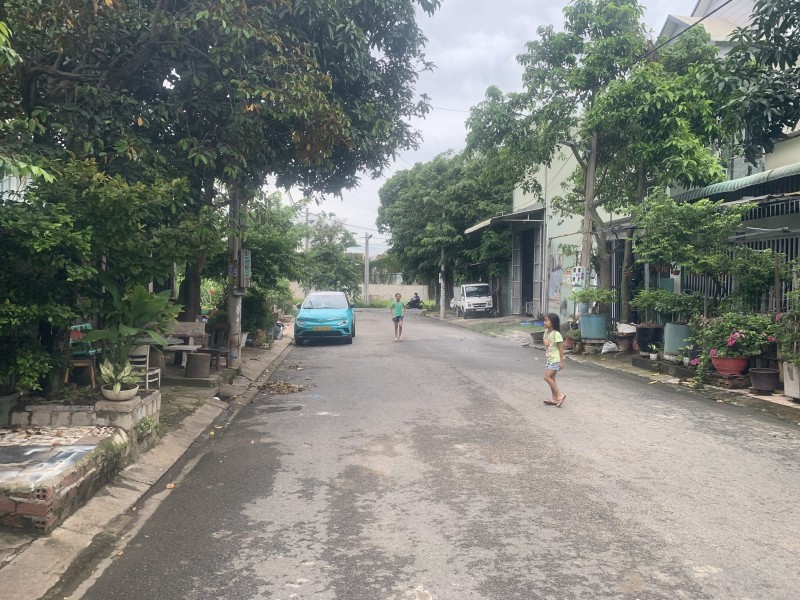 Bán nhà 90m2 Dĩ An,Đường nhựa xe tăng đua thông thoáng,SHR thổ cư 100% - Ảnh 3