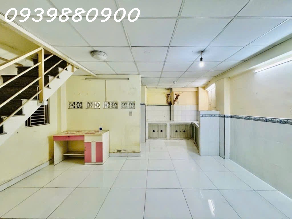 Ngay ngã tư Huỳnh Văn Bánh, nhà 3 tầng - 52m2 - 6,4Tỷ TL. - Ảnh 4