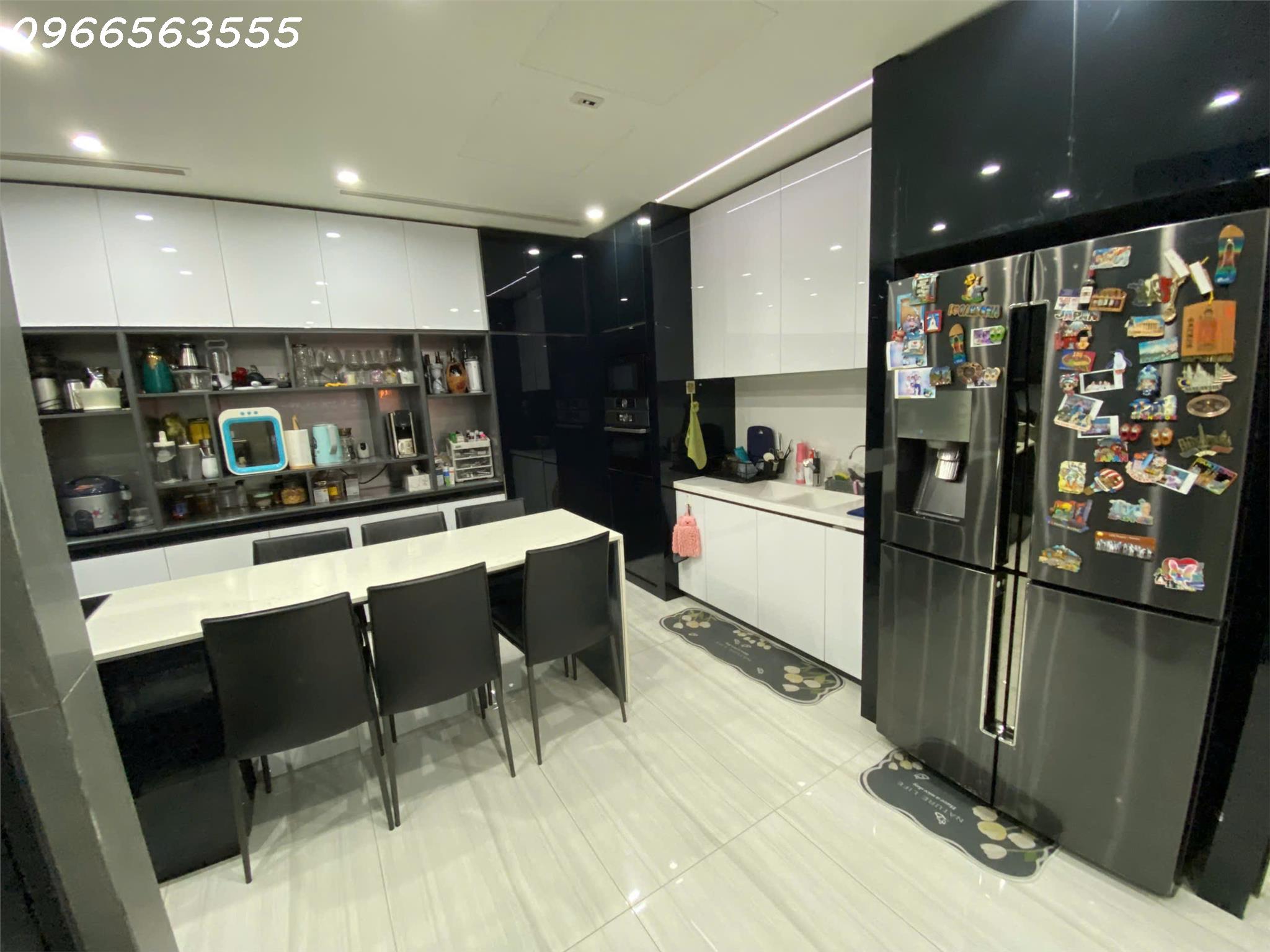 Bán nhà kế KDC Himlam - Quận 7, 74m2 -ngang 5m -5 tầng,  full nội thất - giá bán 15.9 tỷ tl - Ảnh chính