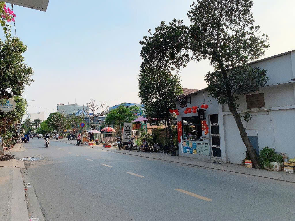 BÁN NHÀ SÂN VƯỜN HXH KHU BIỆT THỰ ĐƯỜNG VƯỜN LÀI APĐ QUẬN 12 CHỈ 9,3 TỶ- DT 215m2 (10x21,5)- 2 TẦNG - Ảnh 1