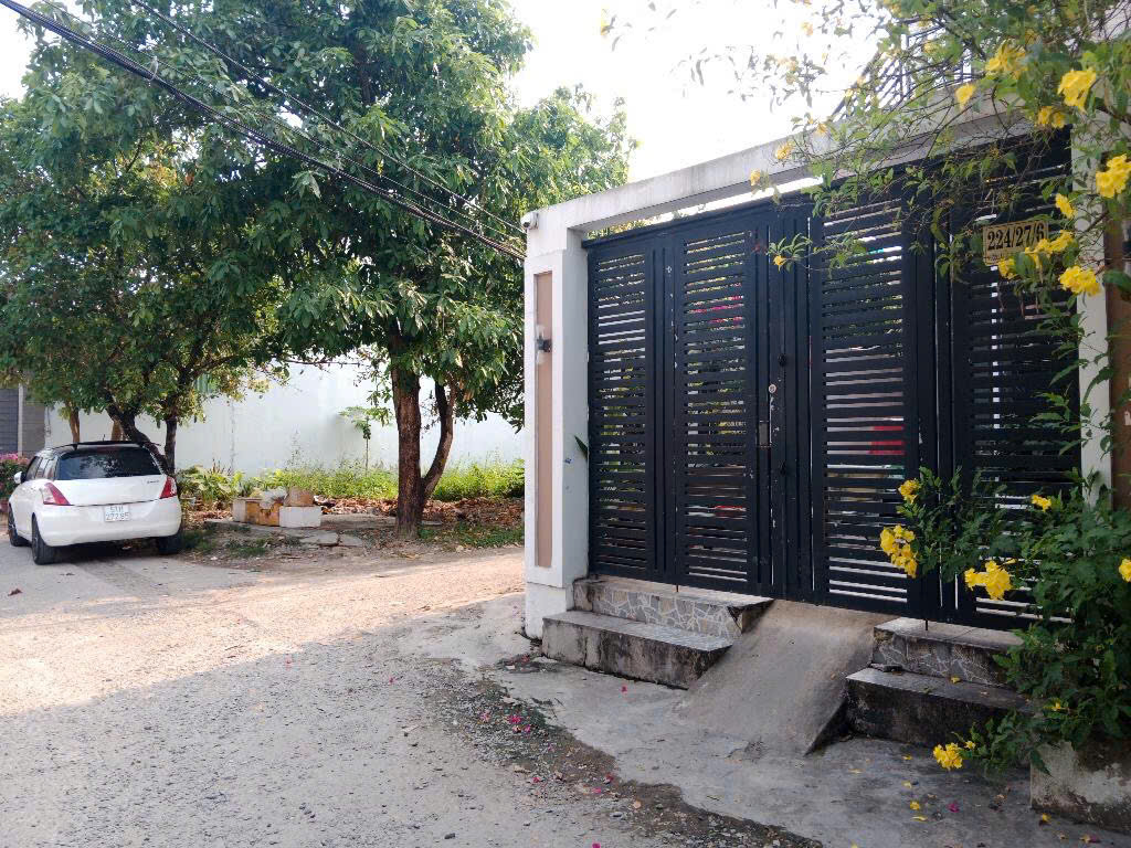 BÁN NHÀ SÂN VƯỜN HXH KHU BIỆT THỰ ĐƯỜNG VƯỜN LÀI APĐ QUẬN 12 CHỈ 9,3 TỶ- DT 215m2 (10x21,5)- 2 TẦNG - Ảnh chính
