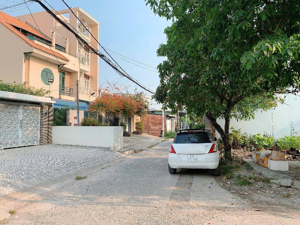 BÁN NHÀ SÂN VƯỜN HXH KHU BIỆT THỰ ĐƯỜNG VƯỜN LÀI APĐ QUẬN 12 CHỈ 9,3 TỶ- DT 215m2 (10x21,5)- 2 TẦNG - Ảnh 3