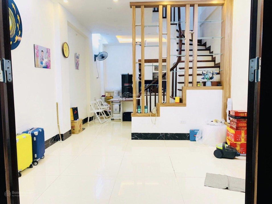 Nhà Đại Từ, DT 50m2 xây 5 tầng, giá 7.7 tỷ, mới, ở luôn, ngõ thoáng, gần đường, SĐCC - Ảnh 1