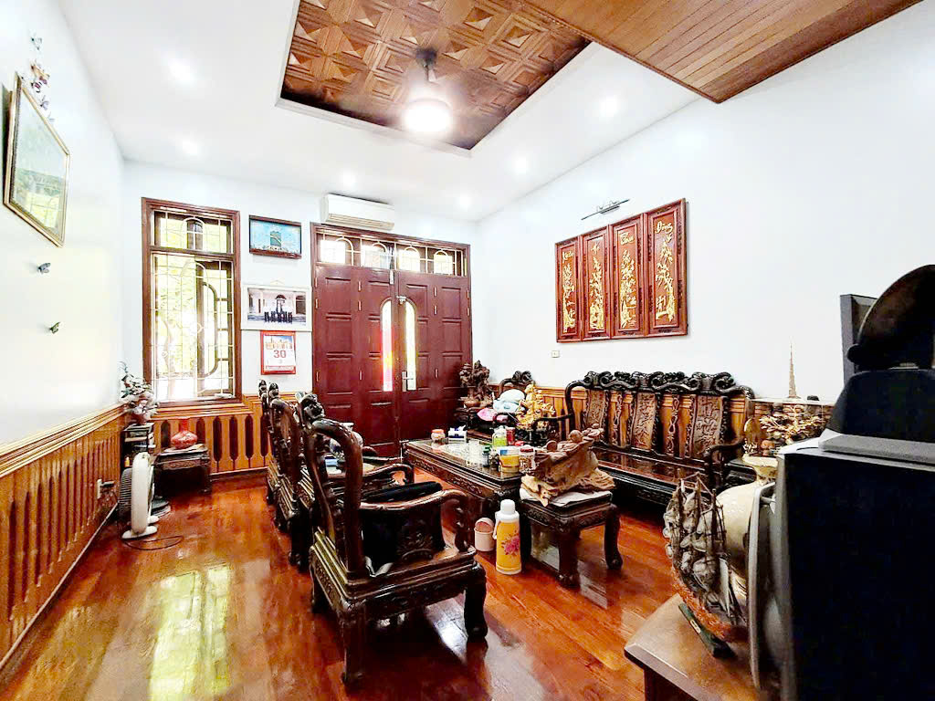 Bán nhà quận Cầu Giấy, phân lô, ô tô vào nhà, 72m chỉ 23.2 tỷ - Ảnh chính