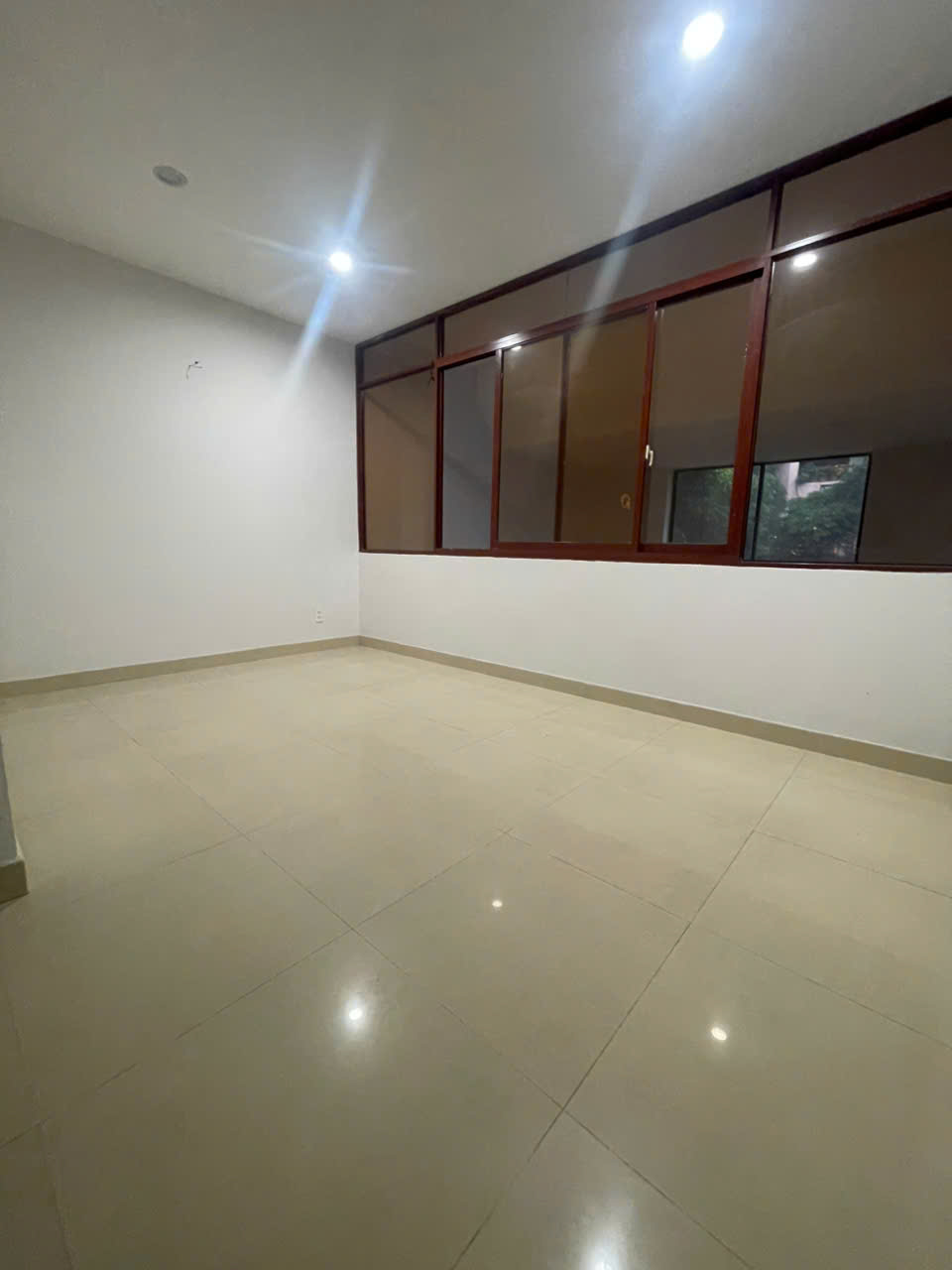 CHÍNH CHỦ CHO THUÊ NHÀ TẠI TRUNG TÂM QUẬN 10-11 - Ảnh 1