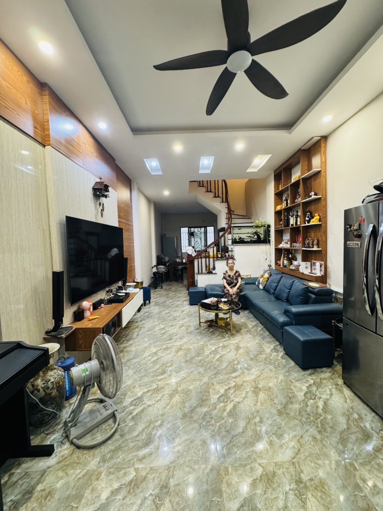 BÁN NHÀ PHỐ BỒ ĐỀ – 51M² – Ô TÔ ĐỖ CỬA – NGÕ THÔNG – NGAY CHÂN CẦU – GIÁ CHÀO 13,2 tỷ - Ảnh 2