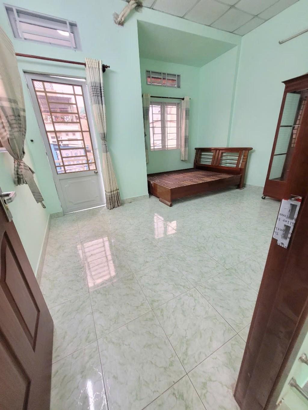 NHÀ B.ÁN - NGAY TRUNG TÂM GV - CHỈ 5 PHÚT RA SÂN BAY TSN - 58M² - 2 TẦNG HƠN 5 TỶ - Ảnh 4