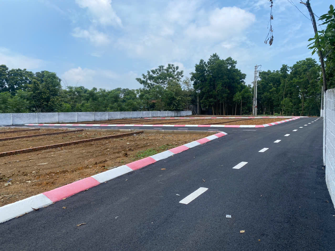 BÁN ĐẤT PHÂN LÔ ĐẸP - Vị trí: Gần mặt Quốc lộ 21A, gần trường học, khu dân cư sầm uất - Ảnh 1