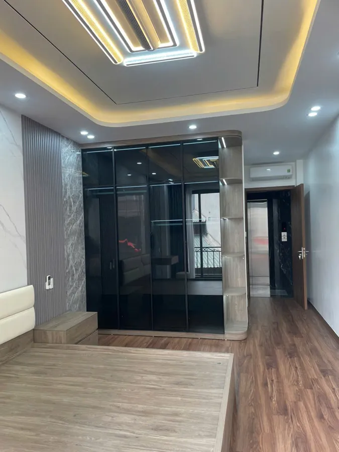 NHÀ MỚI 6 TẦNG Ô TÔ VÀO NHÀ Phố Nguyễn Văn Linh-Long Biên 43.1m2,mặt tiền 3.6m, 9.3 tỷ. - Ảnh 3