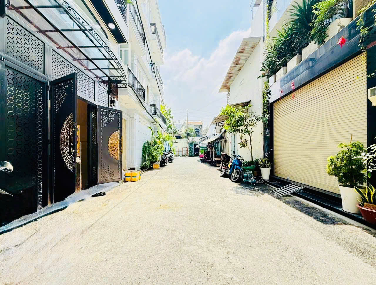 Bán nhà đẹp ngang 5m, ngay nhà ga T3, sát ngã ba Trường Chinh & Phạm Văn Bạch, chỉ 9 tỷ 980 thương - Ảnh chính